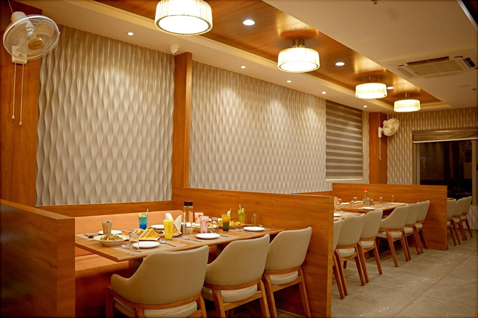 The Sky Imperial Hotel Kailash Jāmnagar 외부 사진