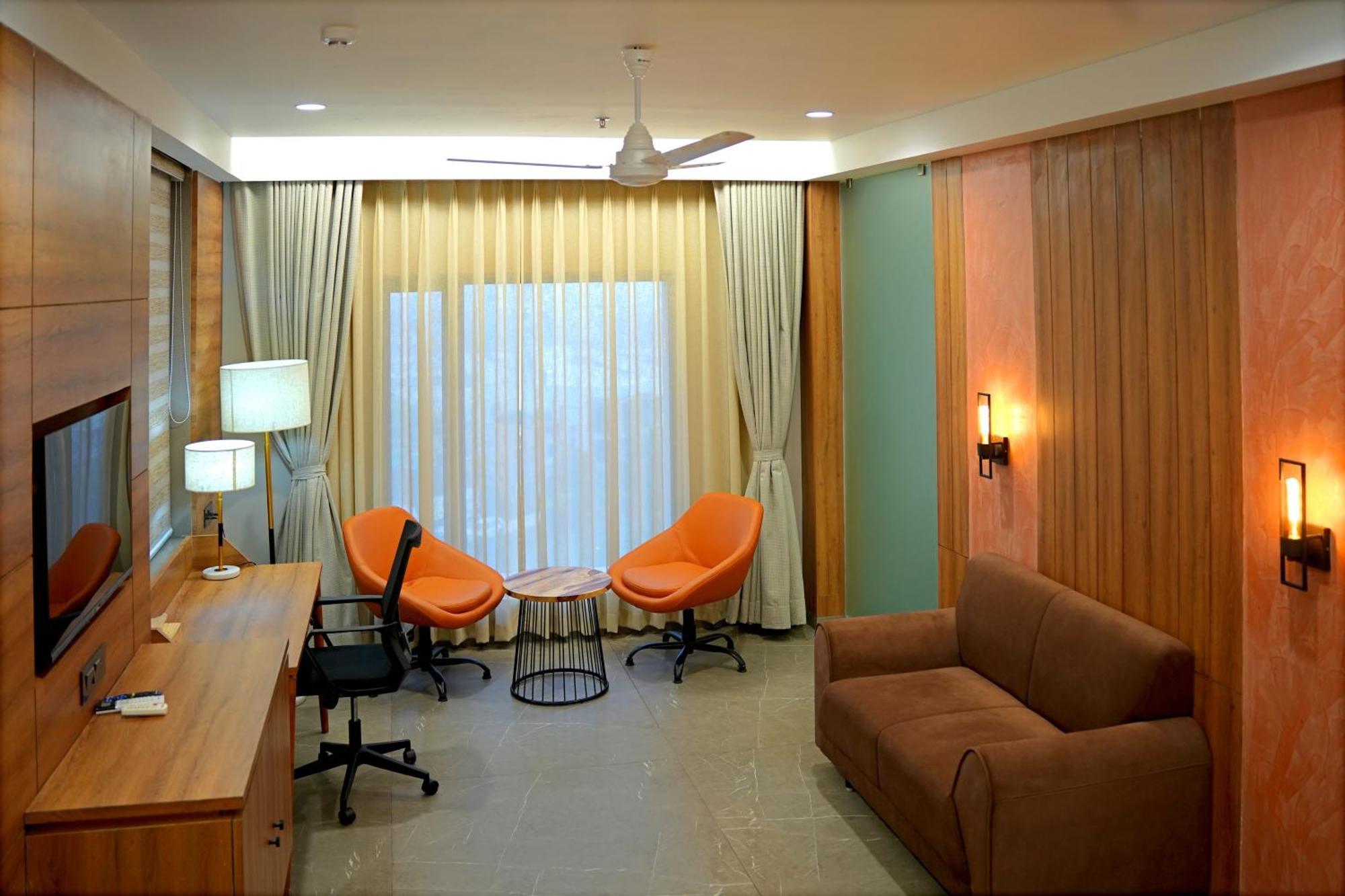 The Sky Imperial Hotel Kailash Jāmnagar 외부 사진